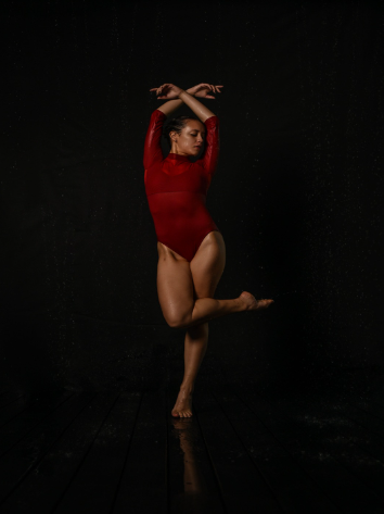 Claudia Suarez doing a contemporary ballet pose. // Photo Credits:Gene Schiavonne.
